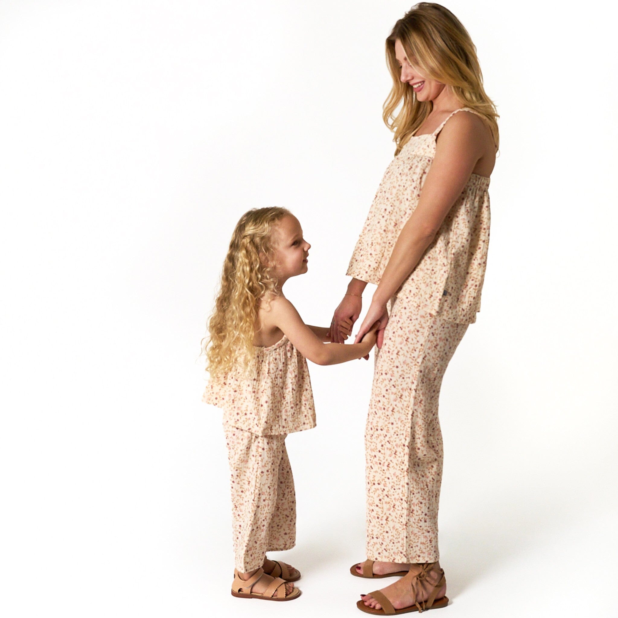 2-Piece Womens Beige Vine Floral Cropped Pants Set - Image 4