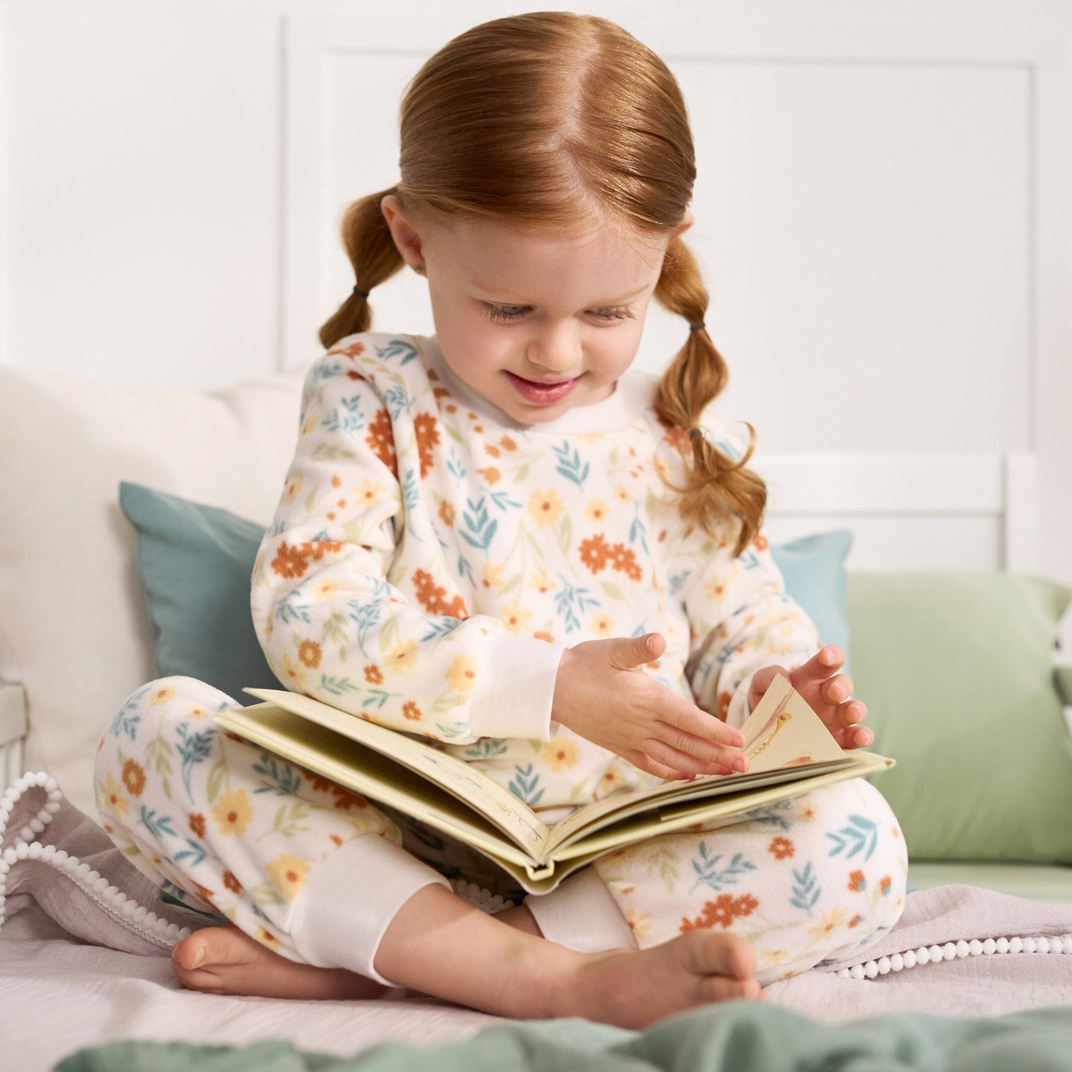 2-Piece Infant & Toddler Girls Ivory Floral Fleece Pajamas - Image 2