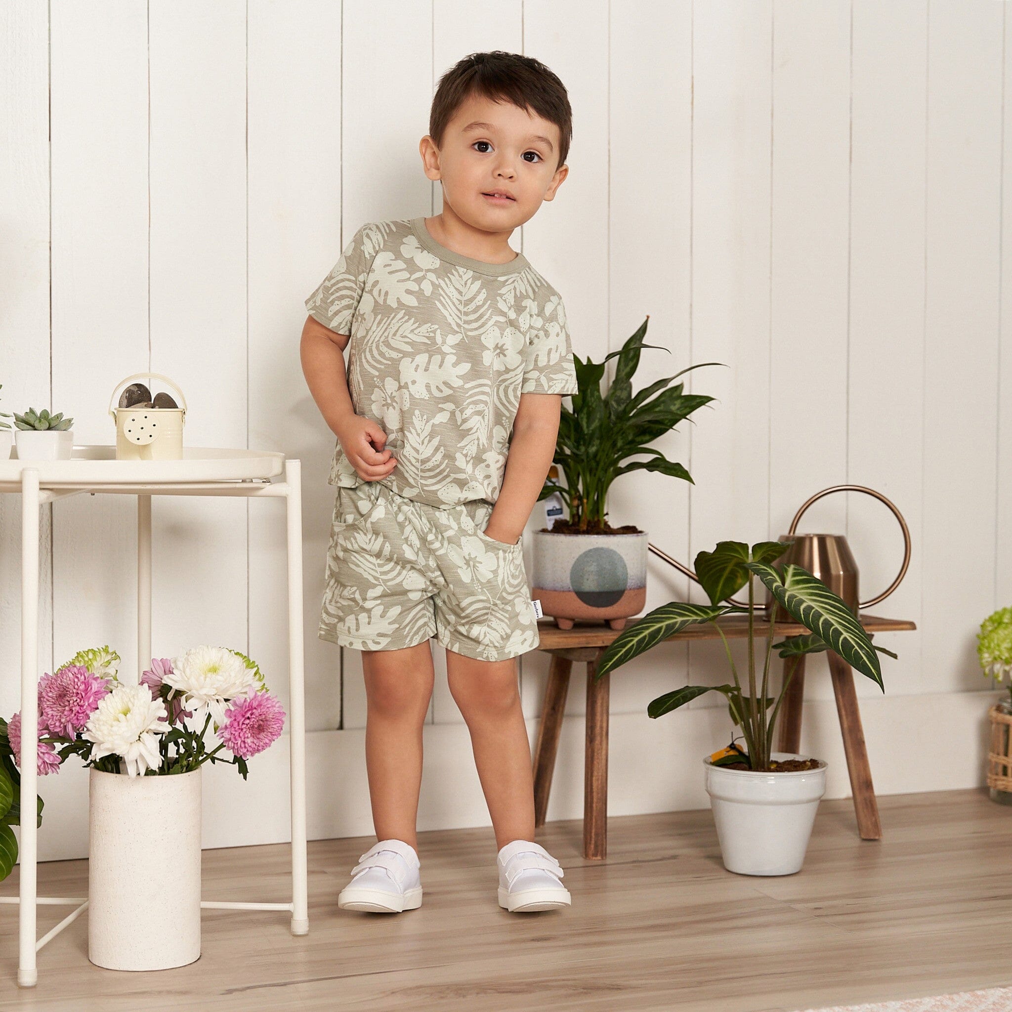 2-Piece Baby and Toddler Boys Tropical Leaves T-Shirt and Shorts Set - Image 2