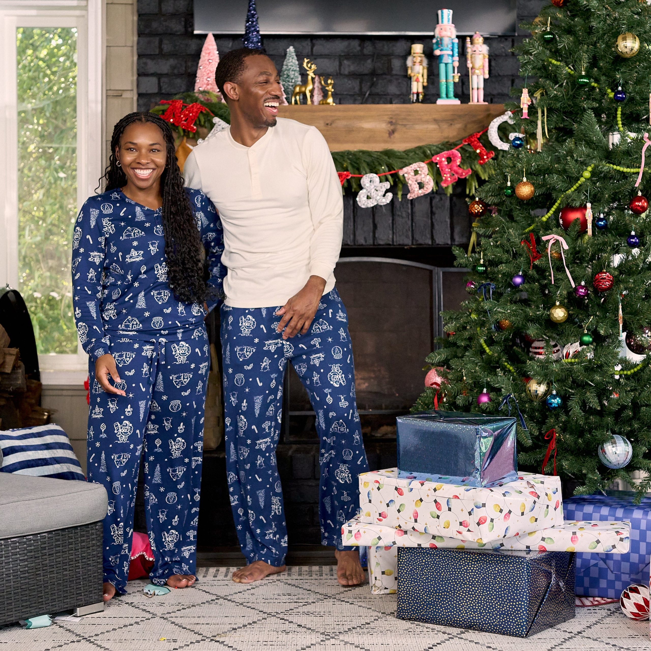 2-Piece Women's Navy Toile Hacci Pajamas - Image 2