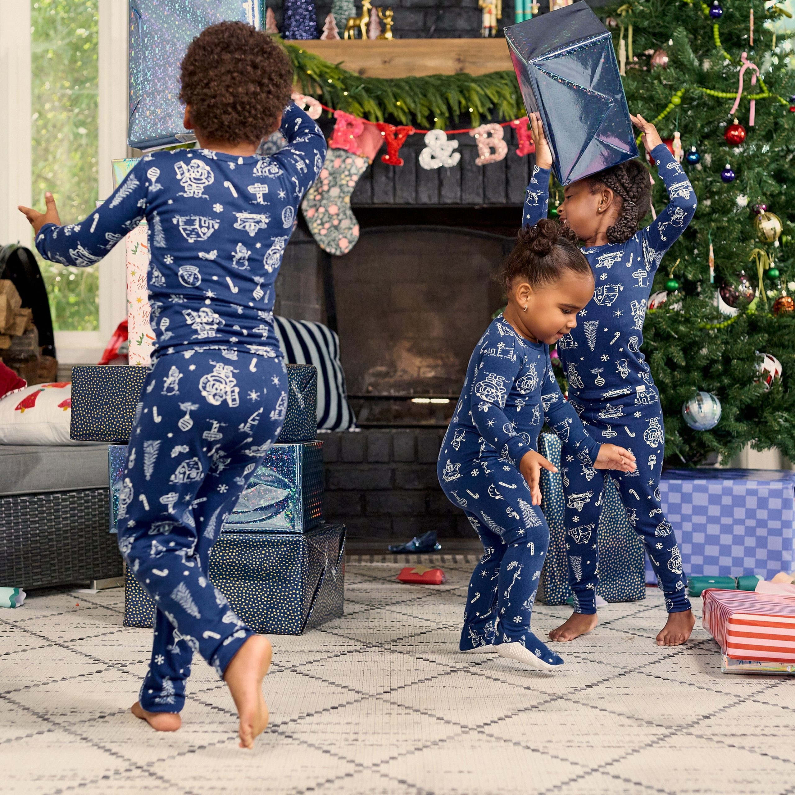 2-Piece Big Kids Neutral Navy Toile Hacci Pajamas - Image 3