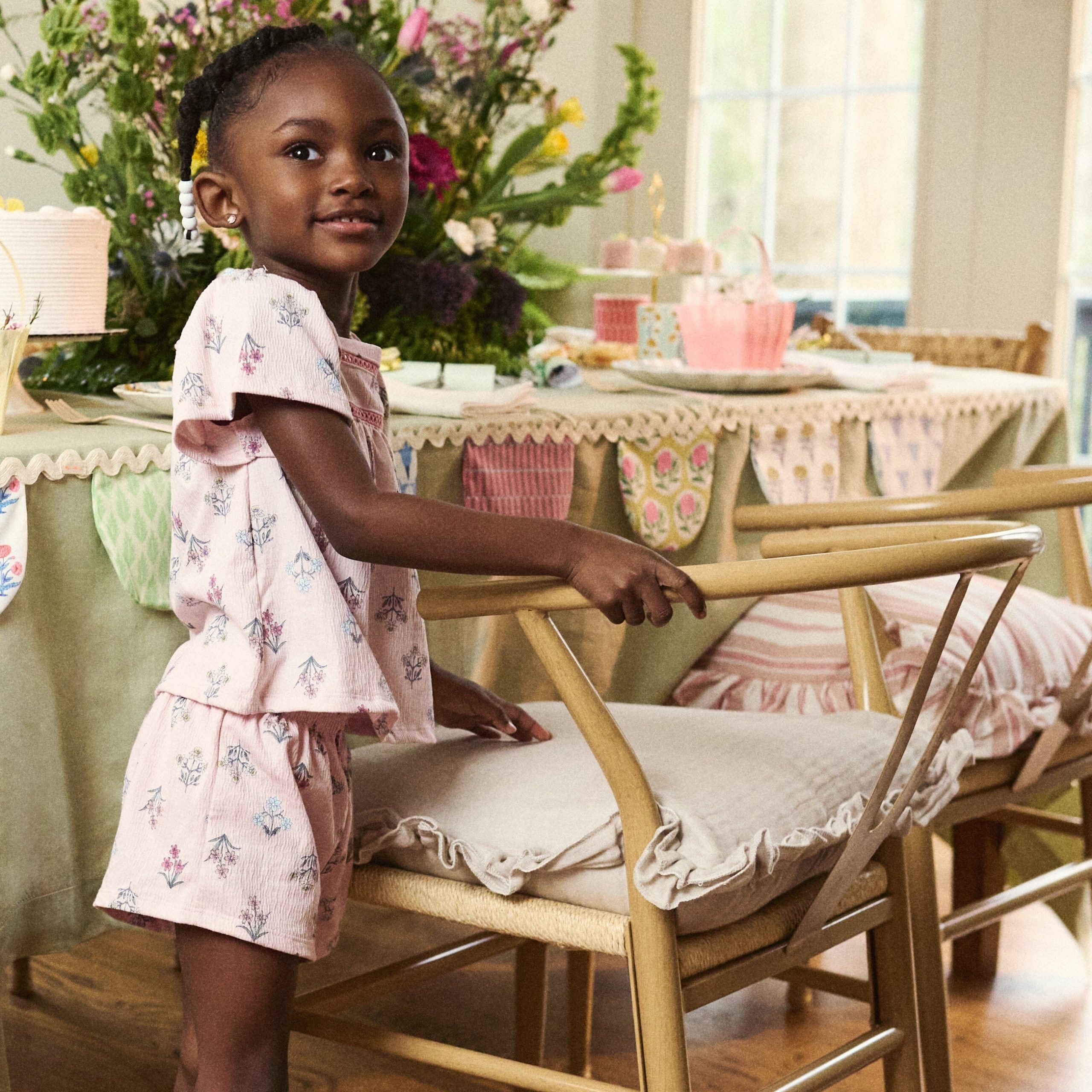 2-Piece Girls Pink Floral Top and Shorts Set - Image 4